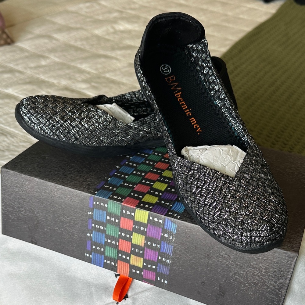 Bernie Mev Black Woven Stretch Flats Womens Size 37 NEW W/ Dust Bag